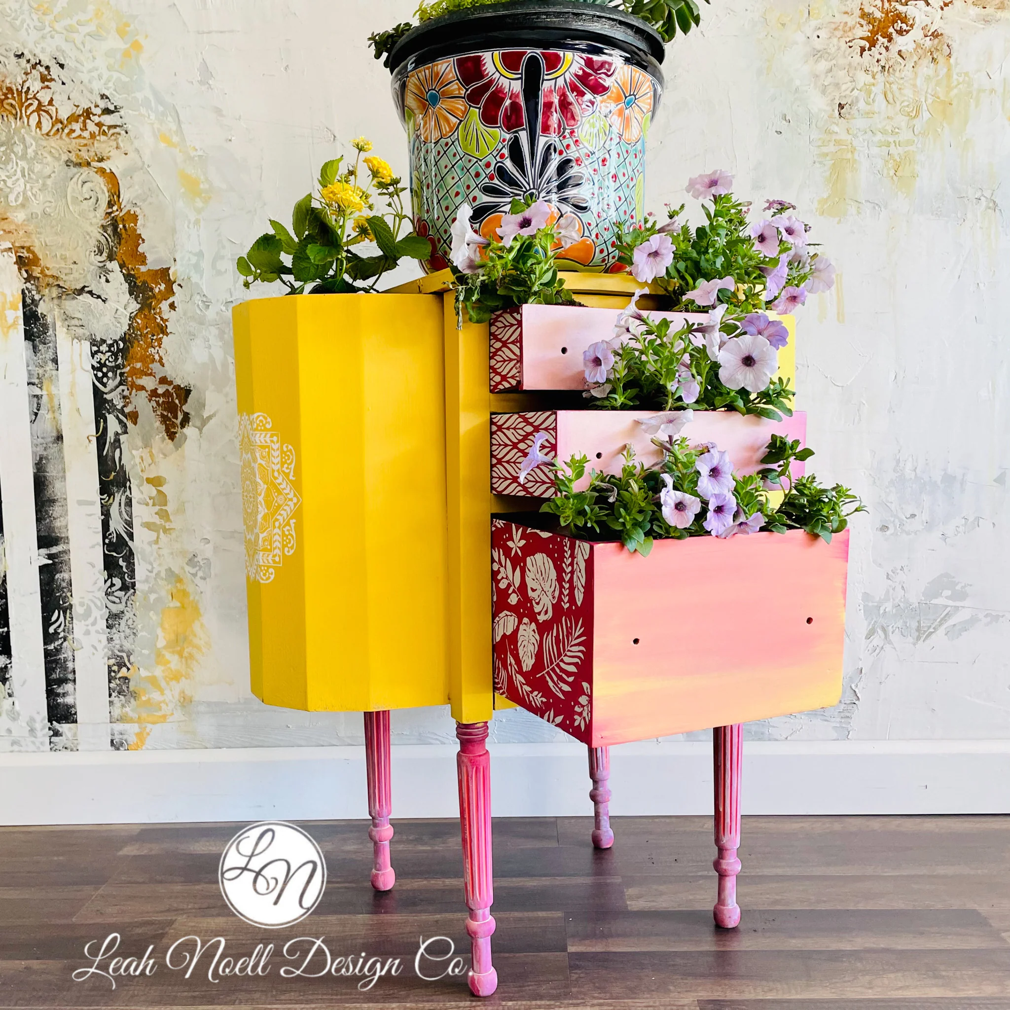Dixie Belle Daisy Chalk Mineral Paint | Furniture Paint - Image 4