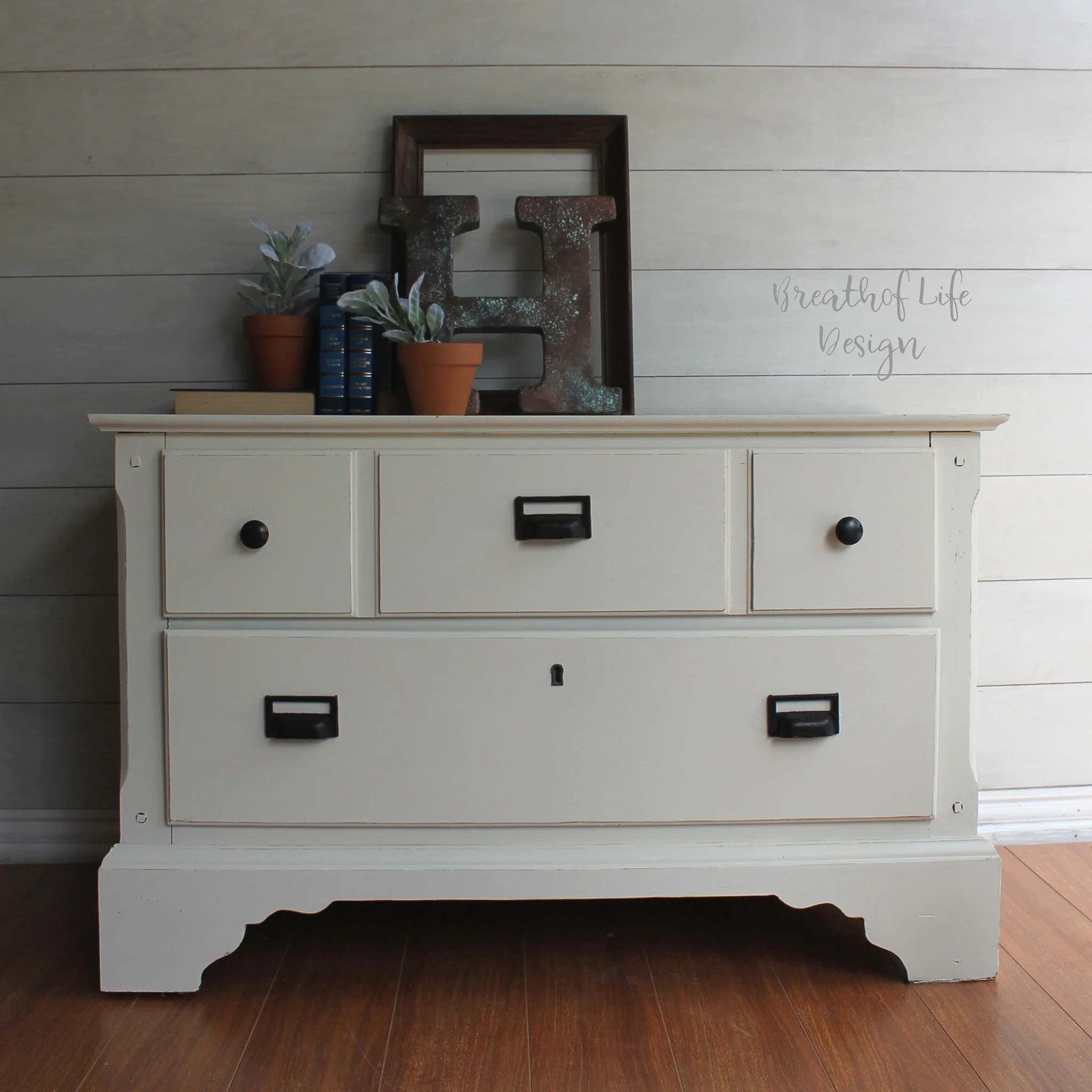Dixie Belle Buttercream Chalk Mineral Paint | Furniture Paint - Image 3