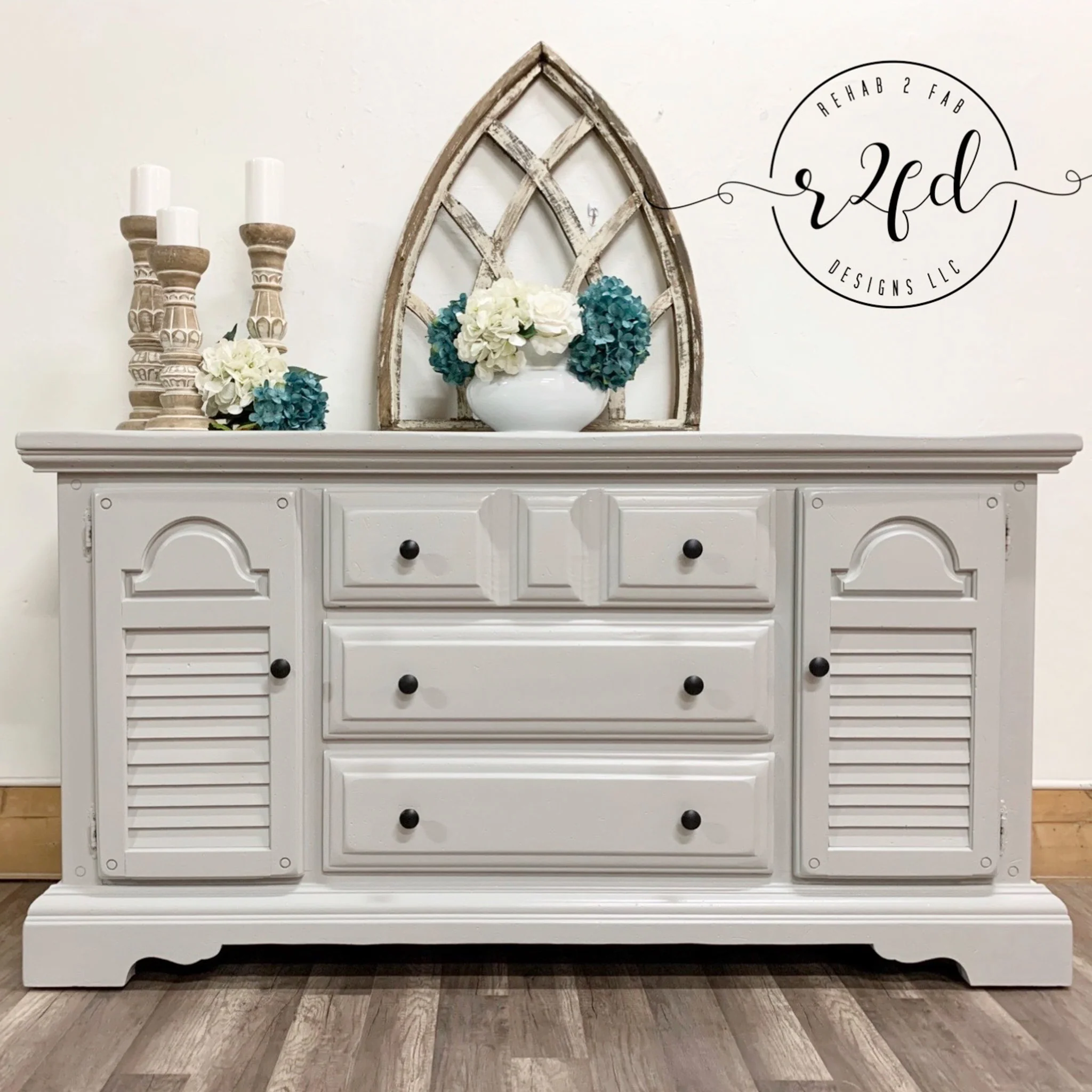 Dixie Belle Driftwood Chalk Mineral Paint | Furniture Paint - Image 4