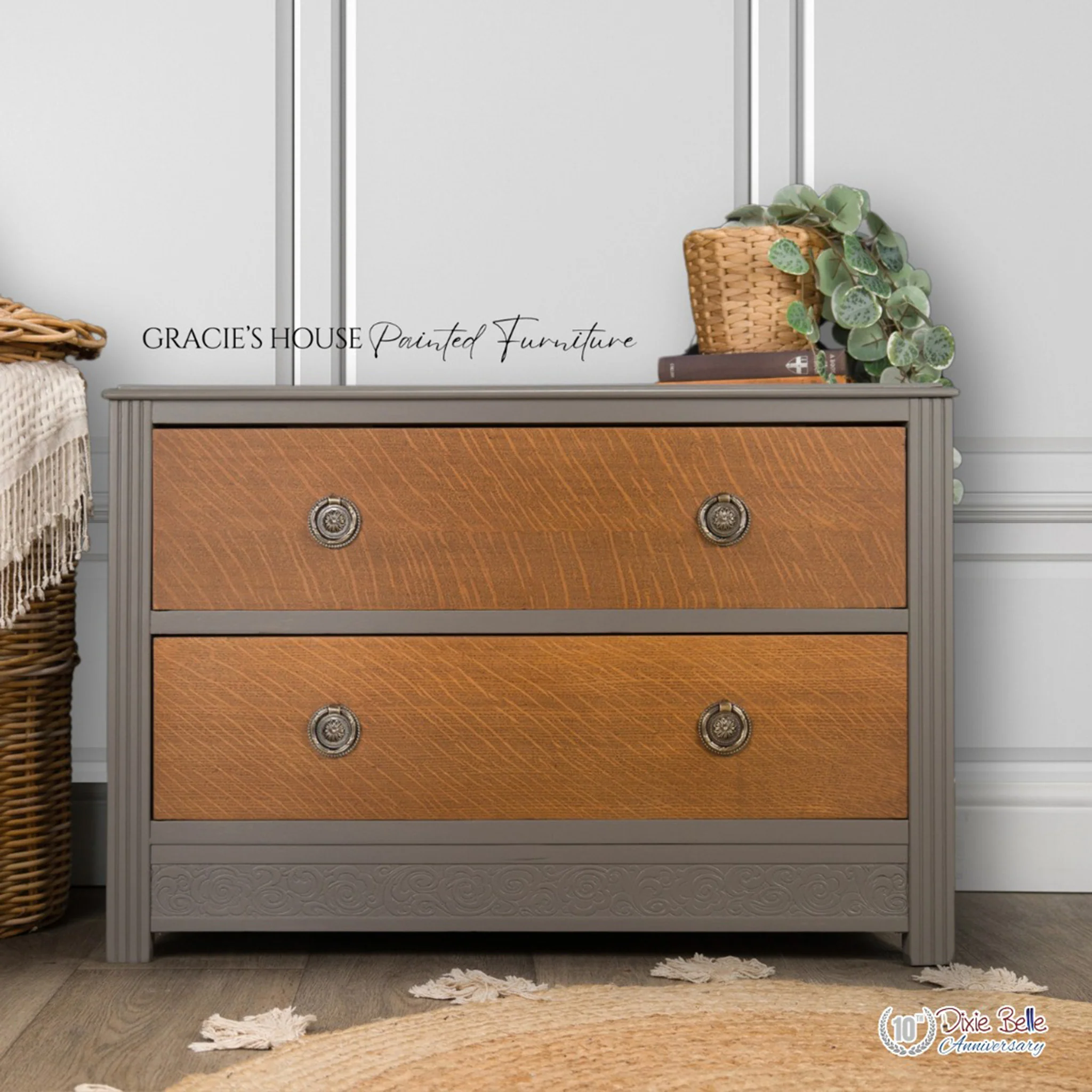 Dixie Belle Hurricane Gray Chalk Mineral Paint | Furniture Paint - Image 2