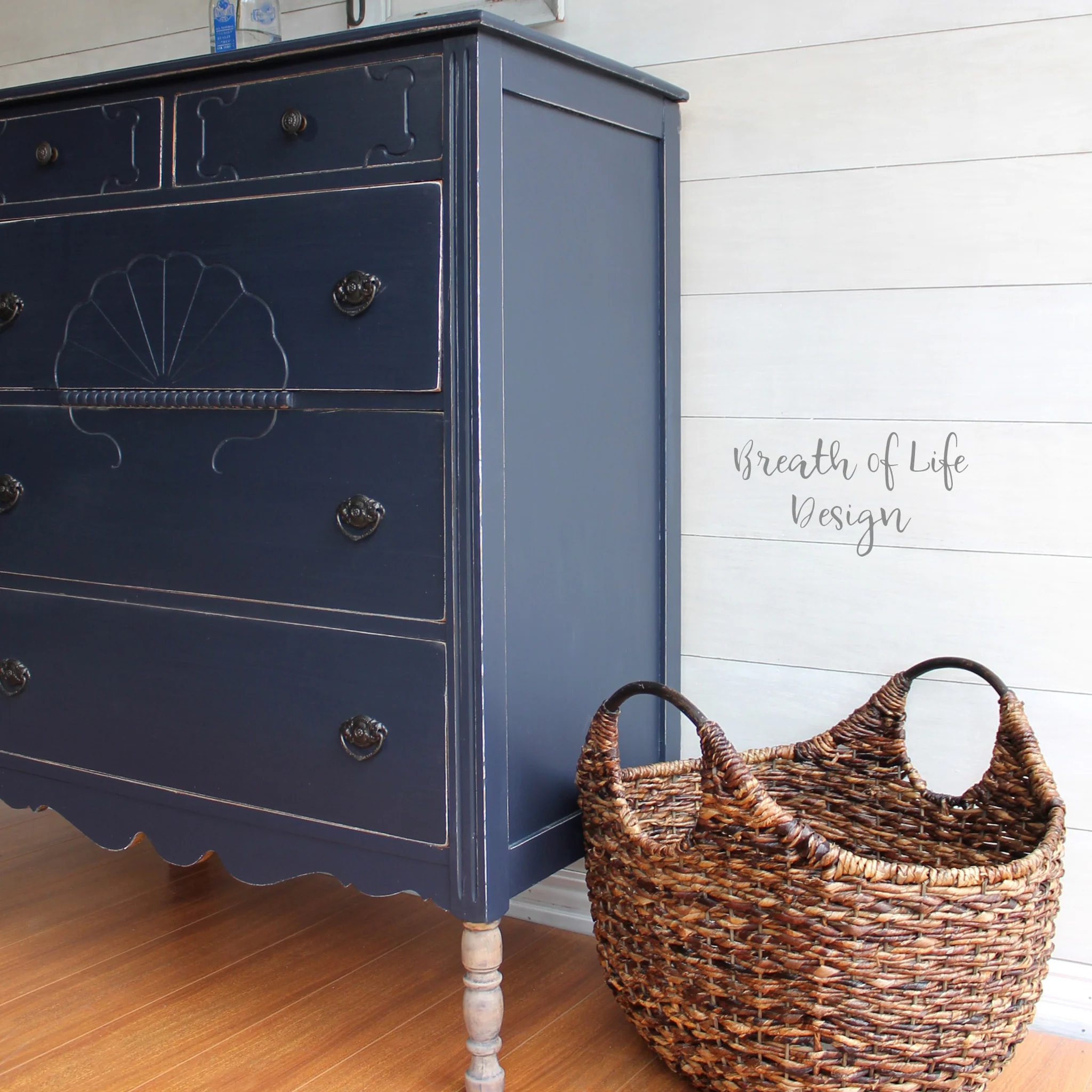 Dixie Belle In the Navy Chalk Mineral Paint | Furniture Paint - Image 4