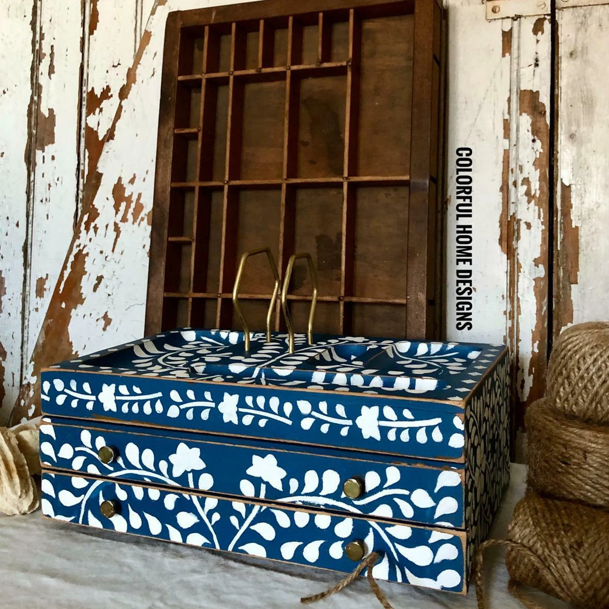 Dixie Belle Cape Current Silk All-in-One | Furniture Paint - Image 3