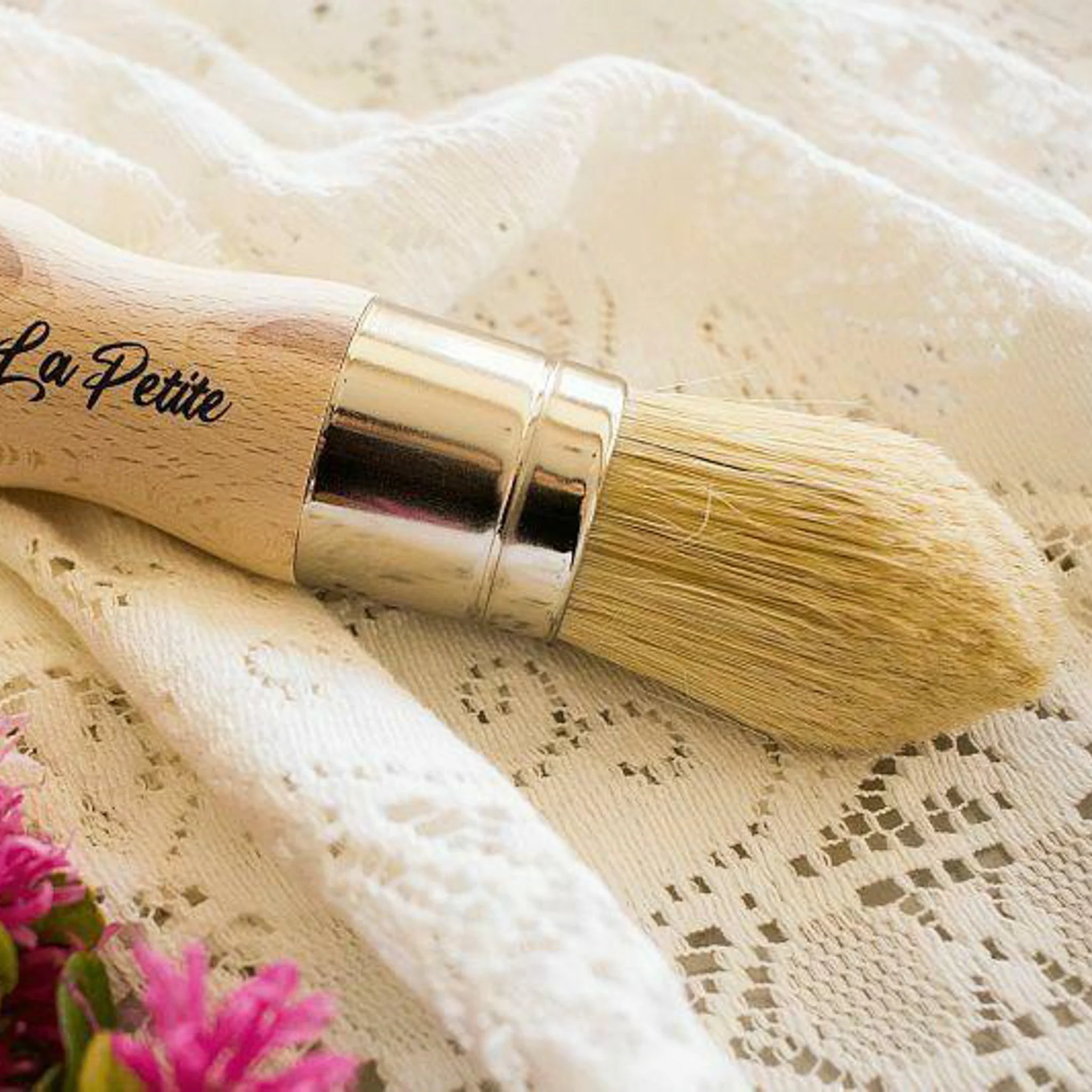 Dixie Belle Paint - La Petite Brush