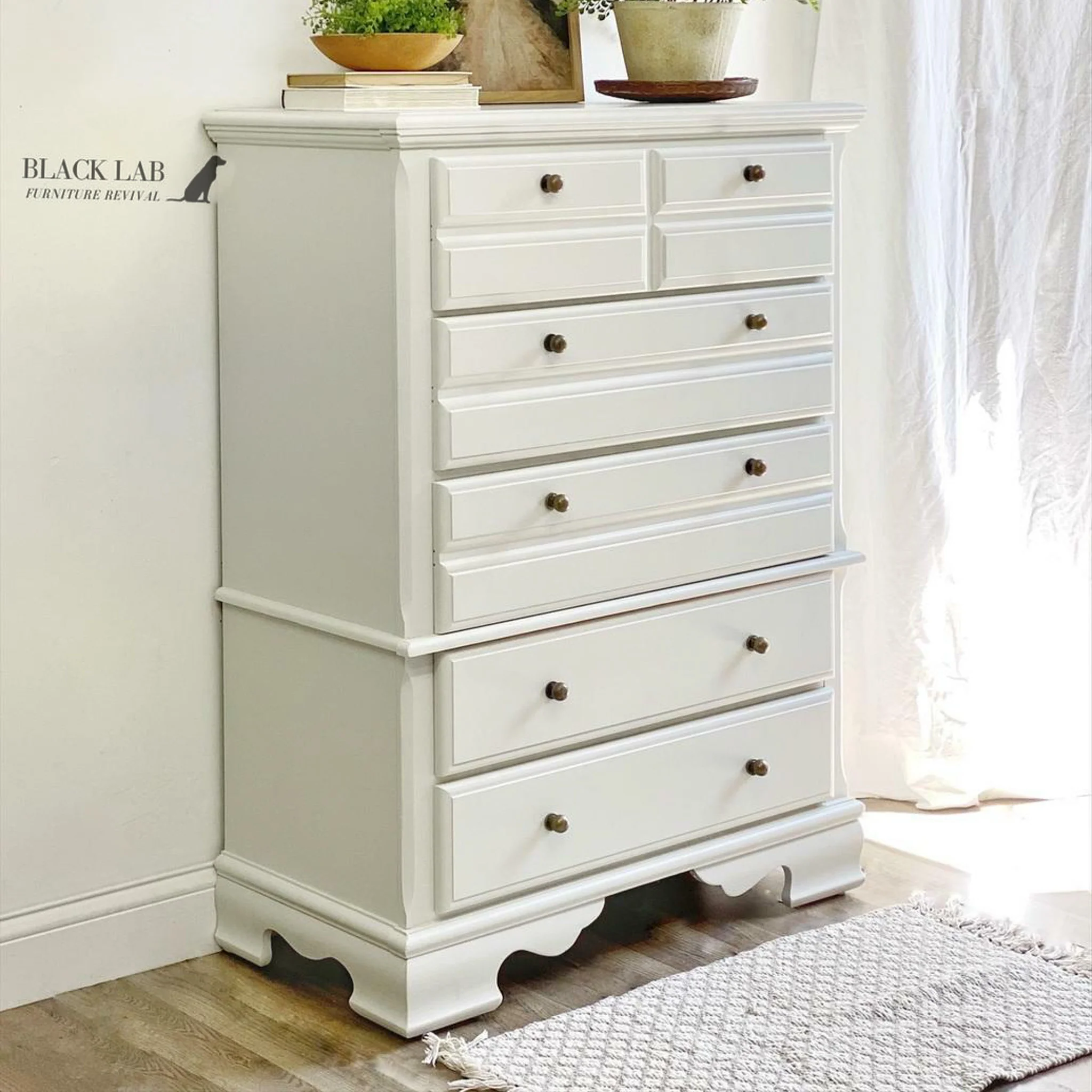 Dixie Belle Oyster Silk All-in-One | Furniture Paint - Image 4