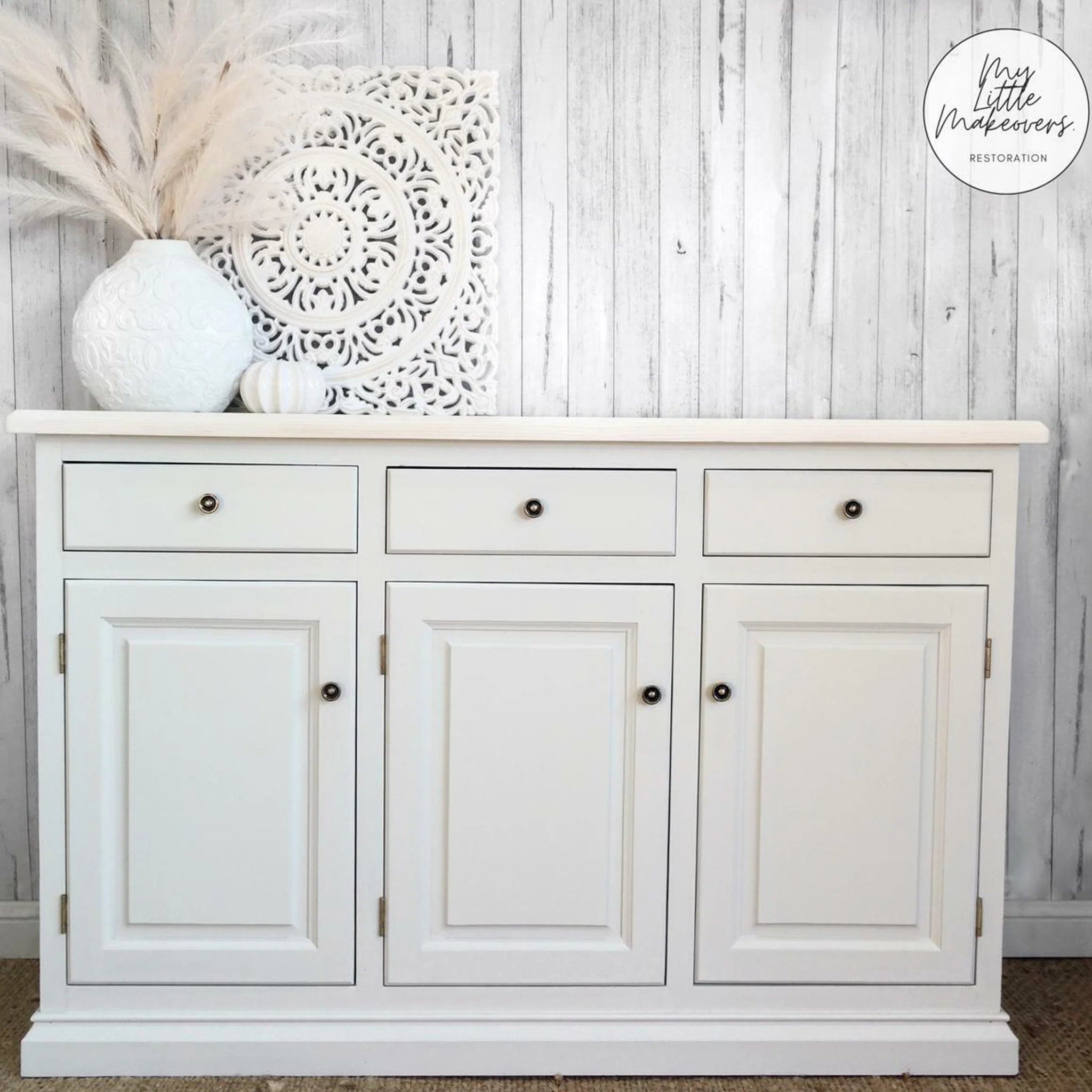 Dixie Belle Salt Water Silk All-in-One | Furniture Paint - Image 5