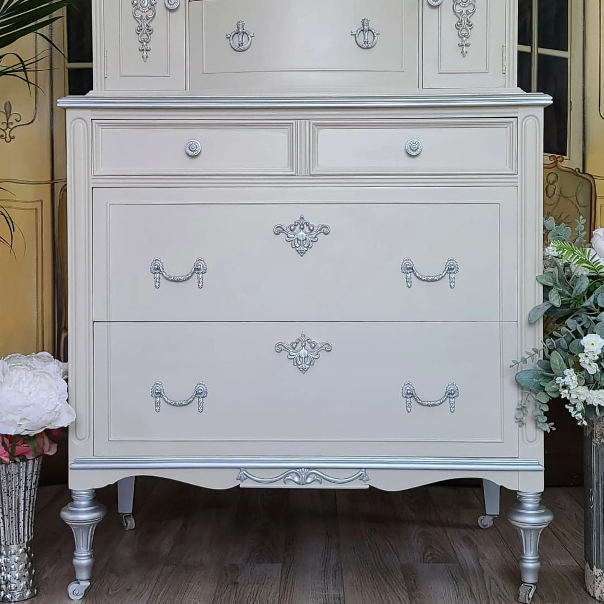 Dixie Belle Sawmill Gravy Chalk Mineral Paint | Furniture Paint - Image 3