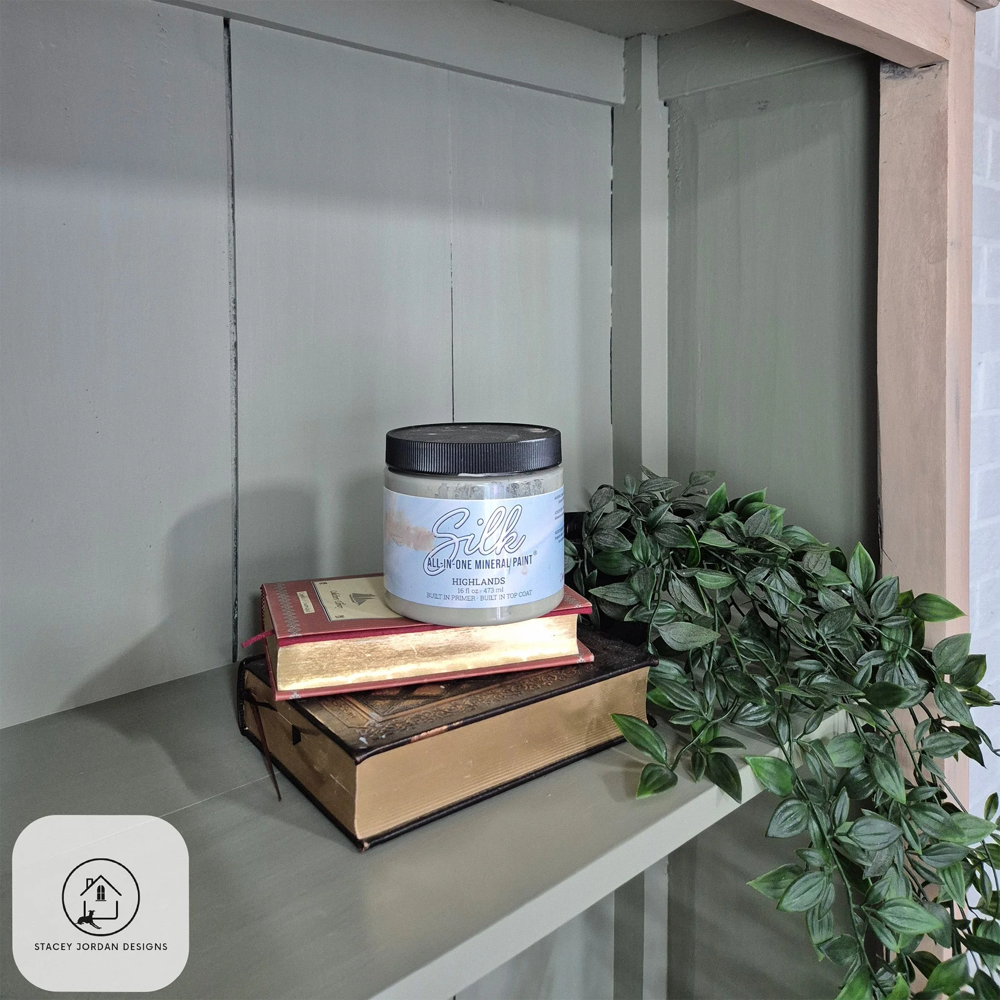 Dixie Belle Highlands Silk All-in-One | Furniture Paint - Image 7