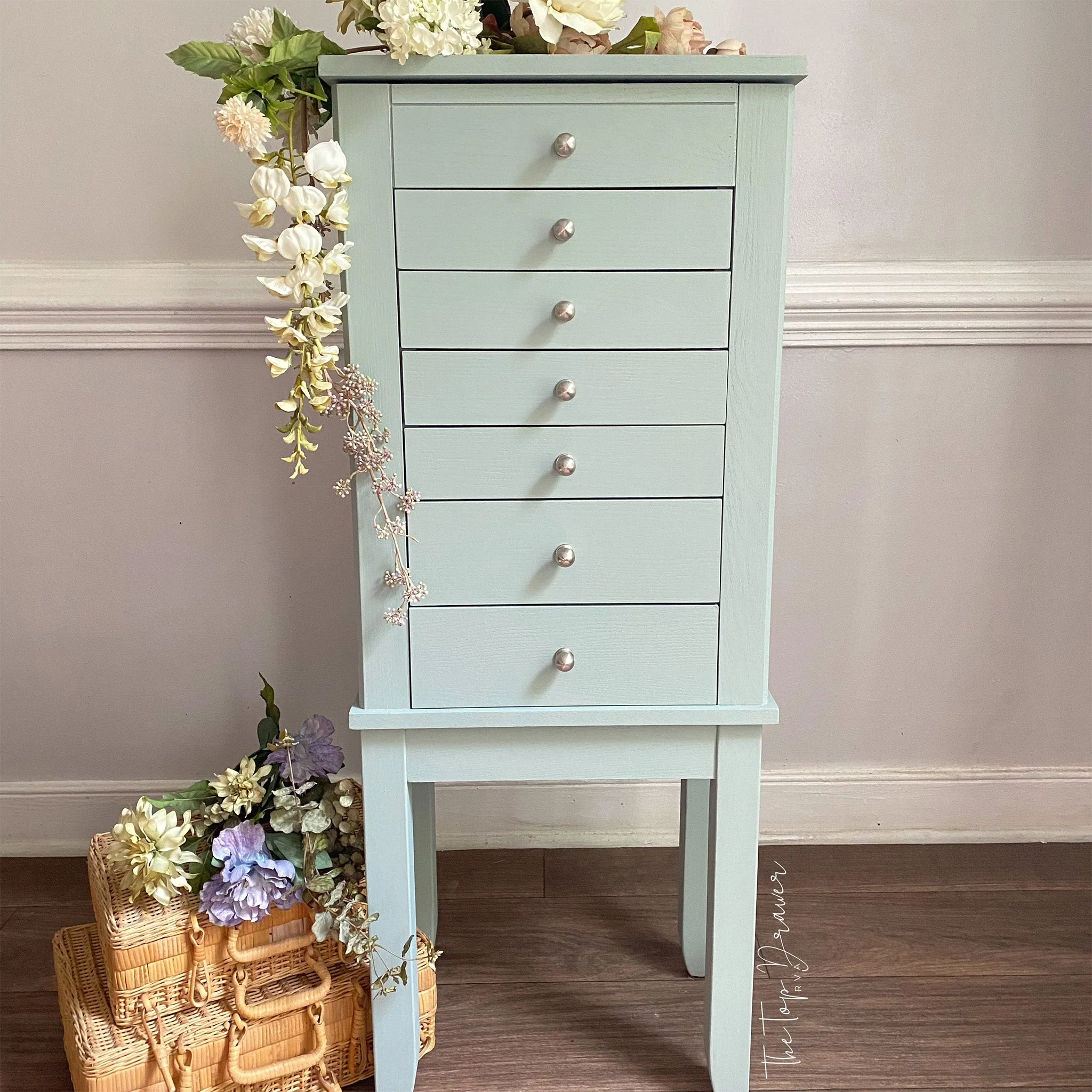 Dixie Belle Oxford Fog Silk All-in-One | Furniture Paint - Image 4