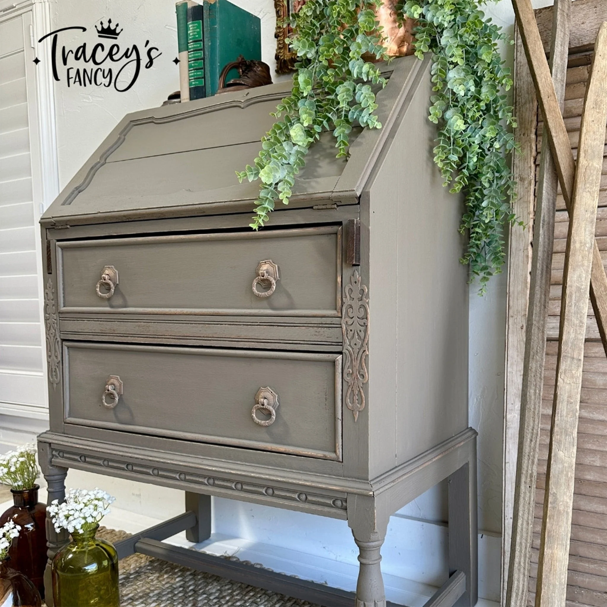 Dixie Belle Truffle Silk All-in-One | Furniture Paint - Image 4