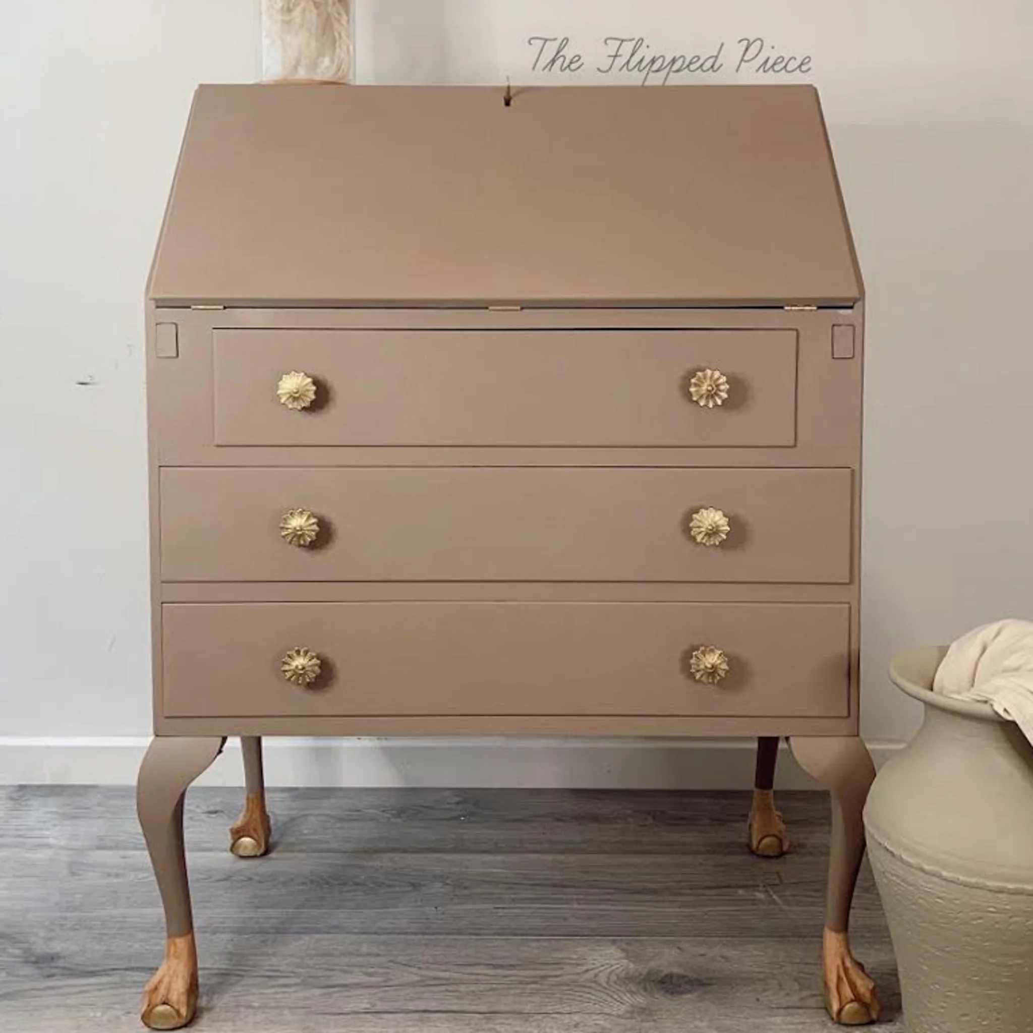 Dixie Belle Mud Puddle Chalk Mineral Paint | Furniture Paint - Image 3