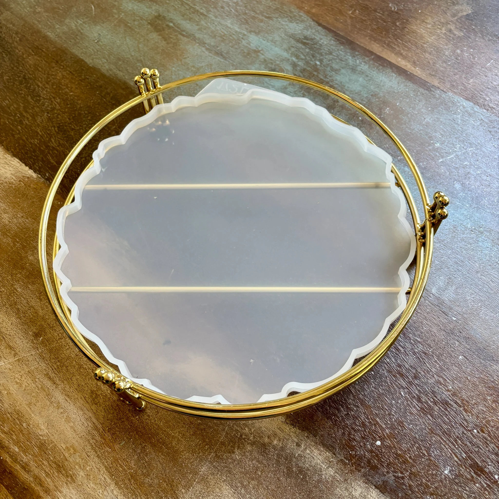 Dadarkar Art - Round Ruffled Silicone Mold with Golden Tray Silicone Mold
